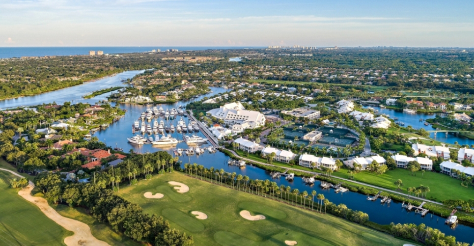 how gated communities work in Jupiter Florida